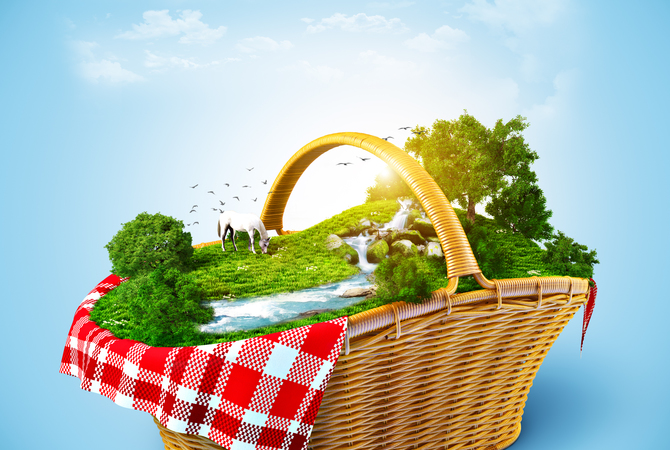 Idealized setting for horses in a picnic basketl