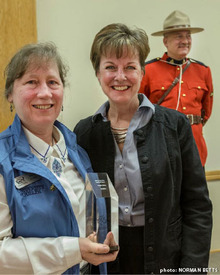 Gayle Ecker receiving Bulder Award