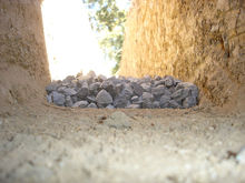 Coarse rock as a pipe base